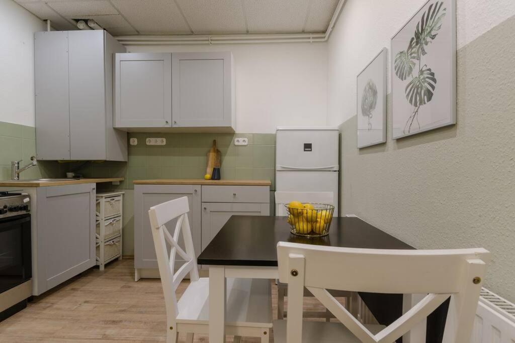 De Lux Studio Apartment In Historical Quarters Budapest Bagian luar foto