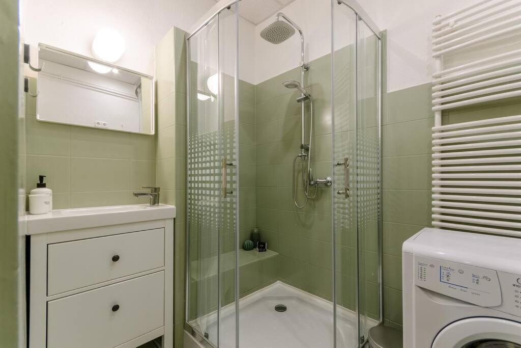 De Lux Studio Apartment In Historical Quarters Budapest Bagian luar foto