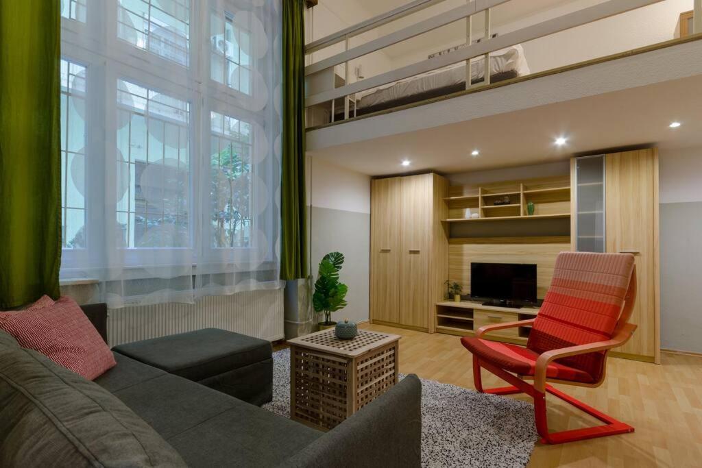 De Lux Studio Apartment In Historical Quarters Budapest Bagian luar foto